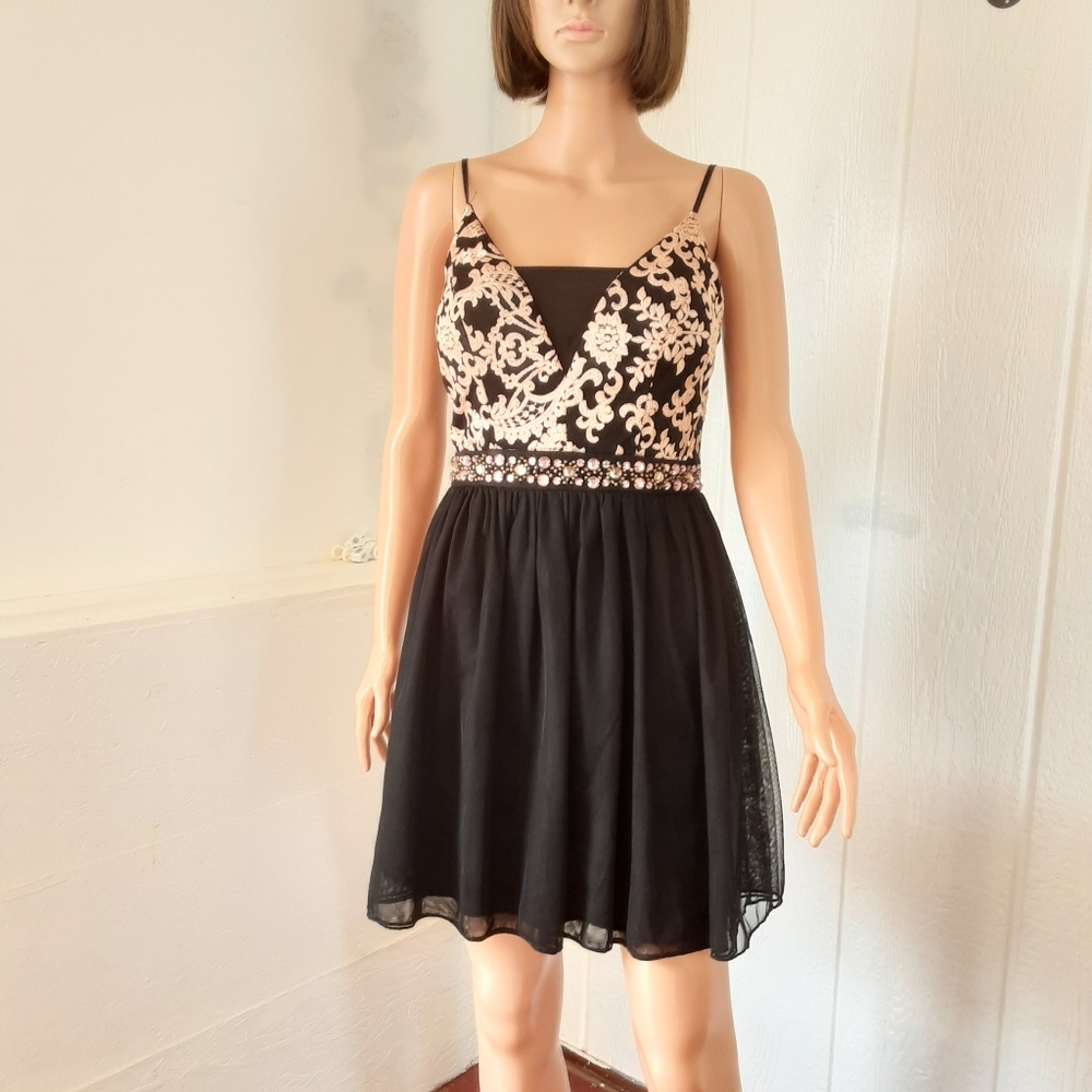 Esmerald Sundae 🌞048 Spaghetti Strap Dress Sz 7 Embellished  Strappy Black